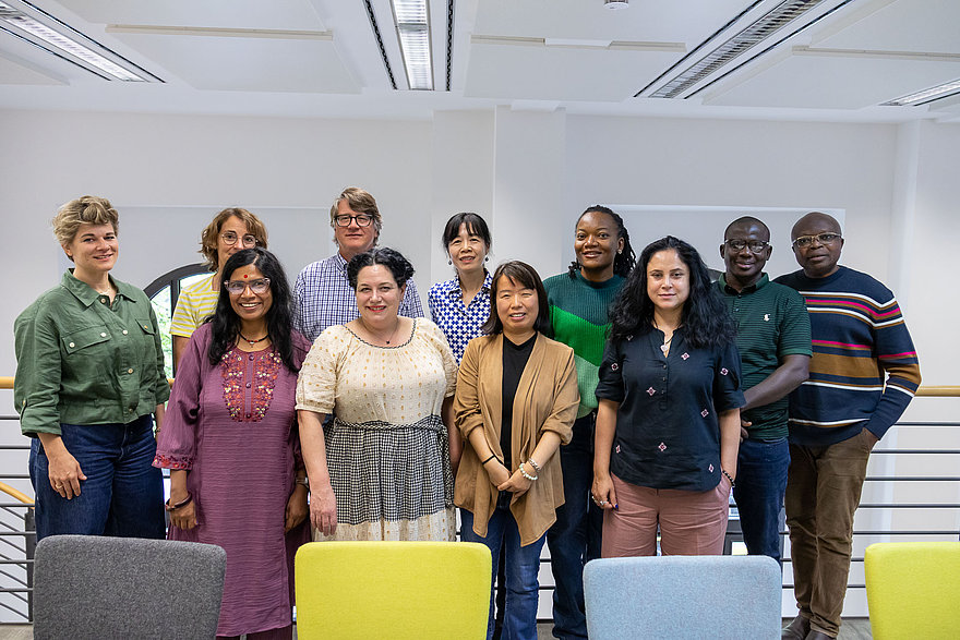 group picture of the Senior Fellows and two tandem partners