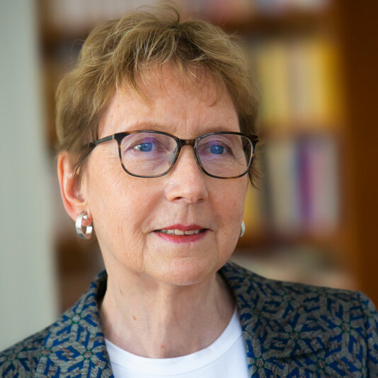 portrait photo of Prof. Fricke