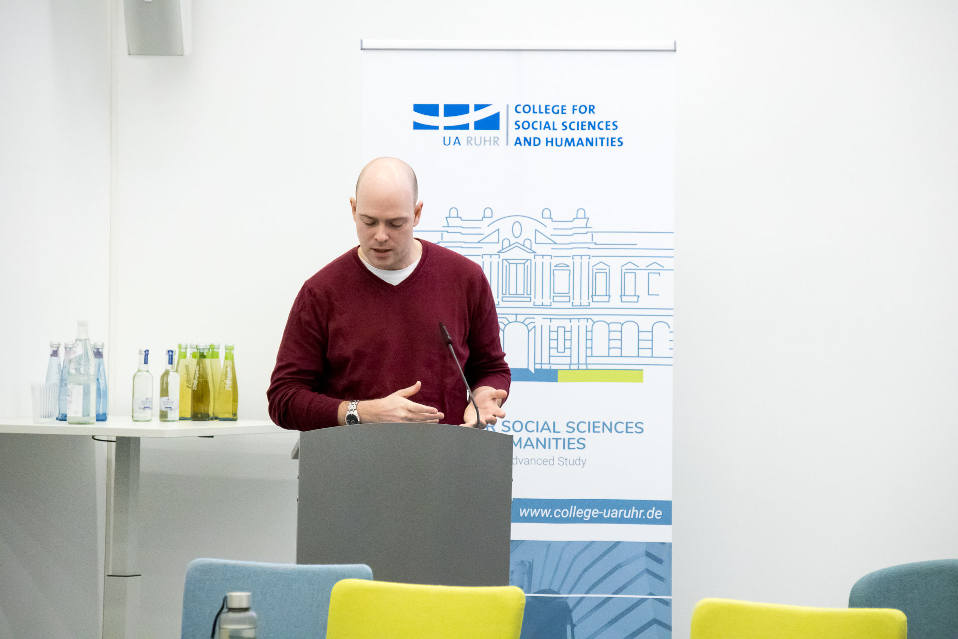 photo from the workshop 'Perpetrator Memory in Spanish culture', a speaker presenting